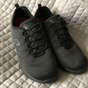 Non-Slip, No-Tie Work Shoes